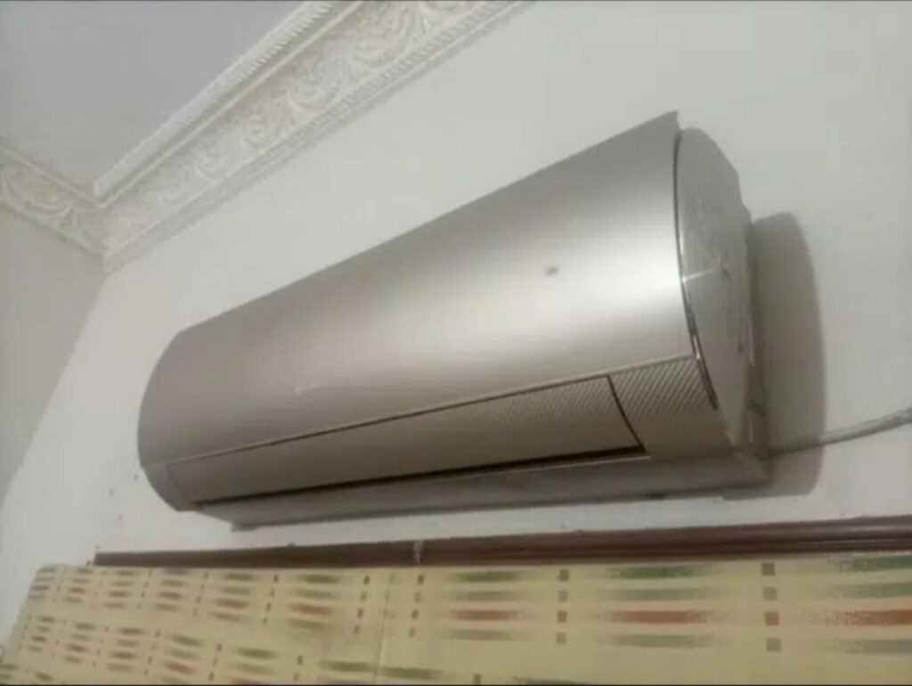 we buy all types of Gree split ac and inverter ac